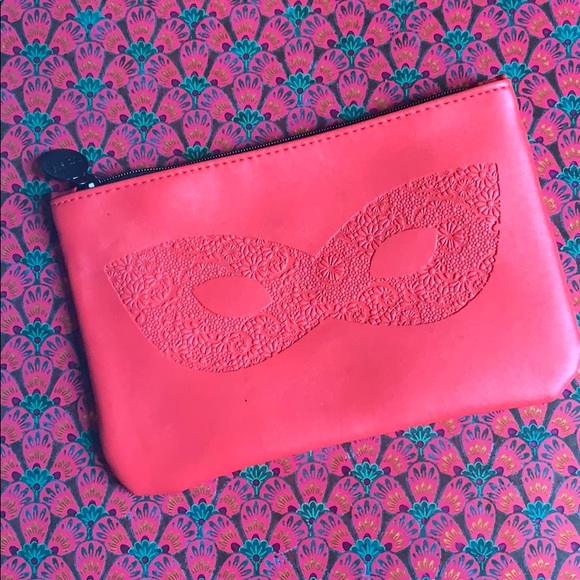 IPSY | Red Mask Bag - Picture 2 of 6